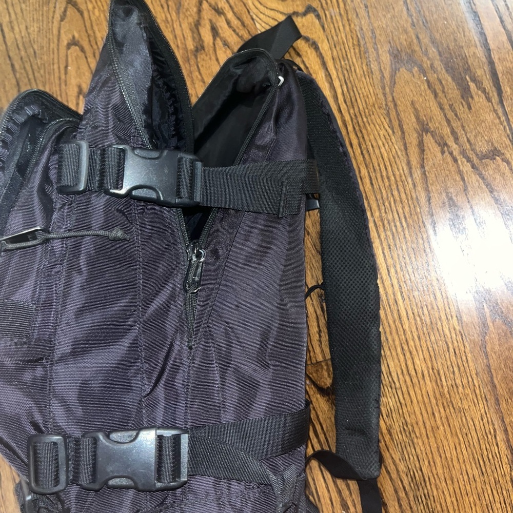 Supreme Backpack - Picture 3 of 5
